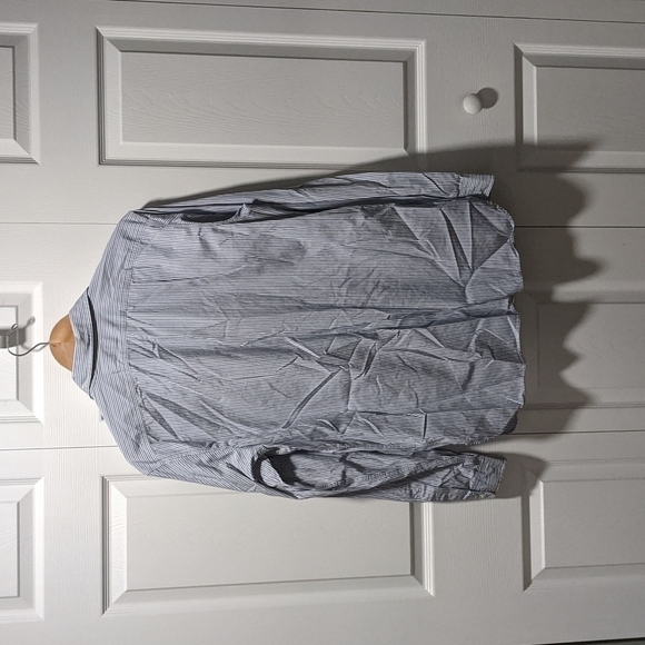 POLO Button Down - Picture 4 of 4